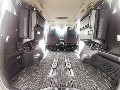 2020 Toyota Alphard - Thumbnail