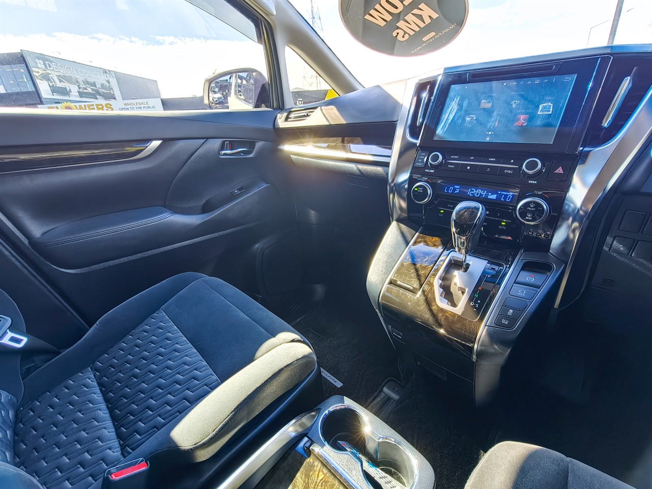 2015 Toyota Vellfire