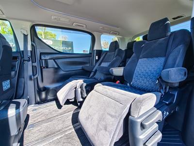 2015 Toyota Vellfire - Thumbnail