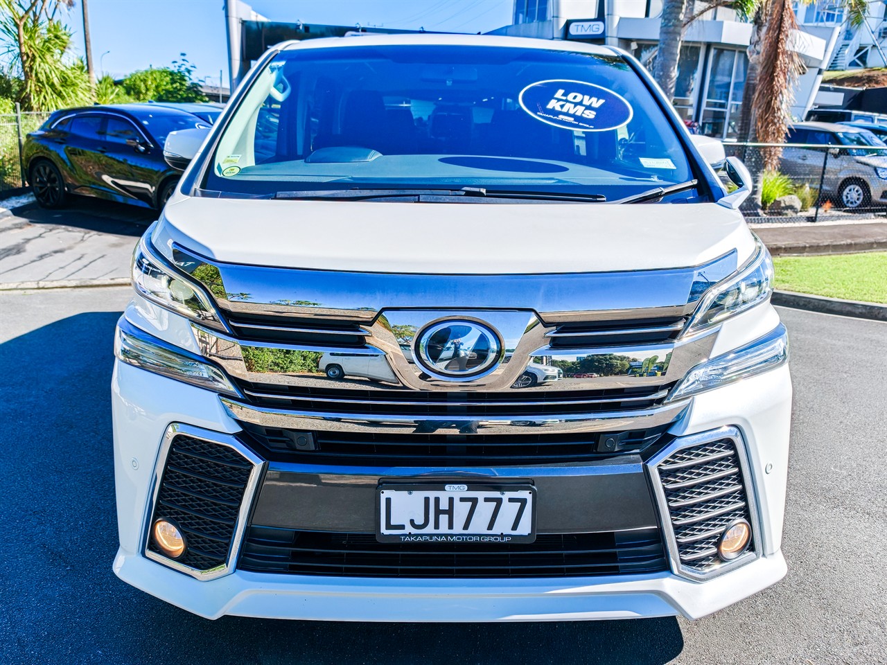 2015 Toyota Vellfire
