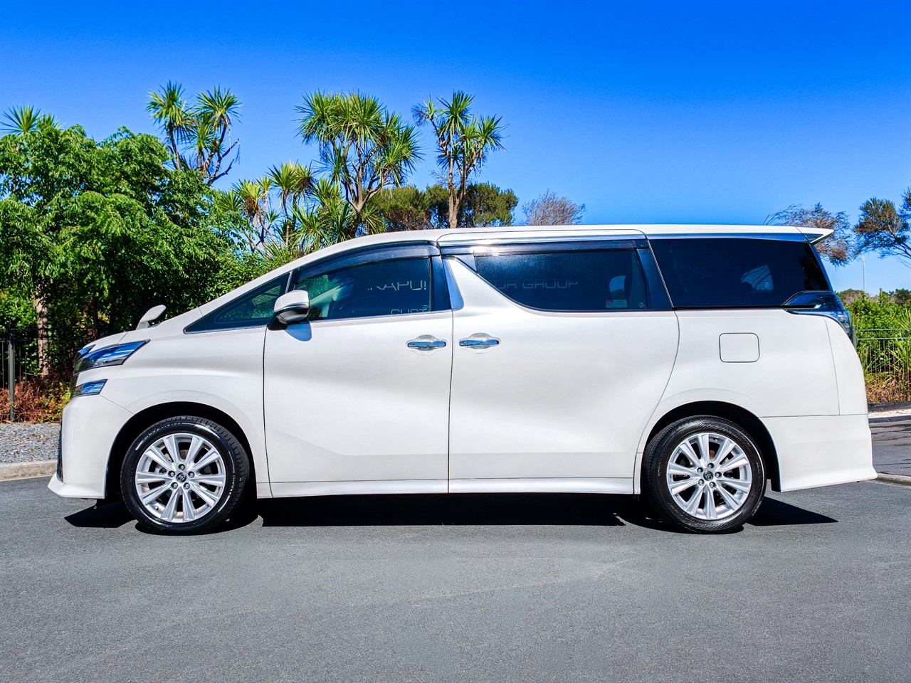 2015 Toyota Vellfire