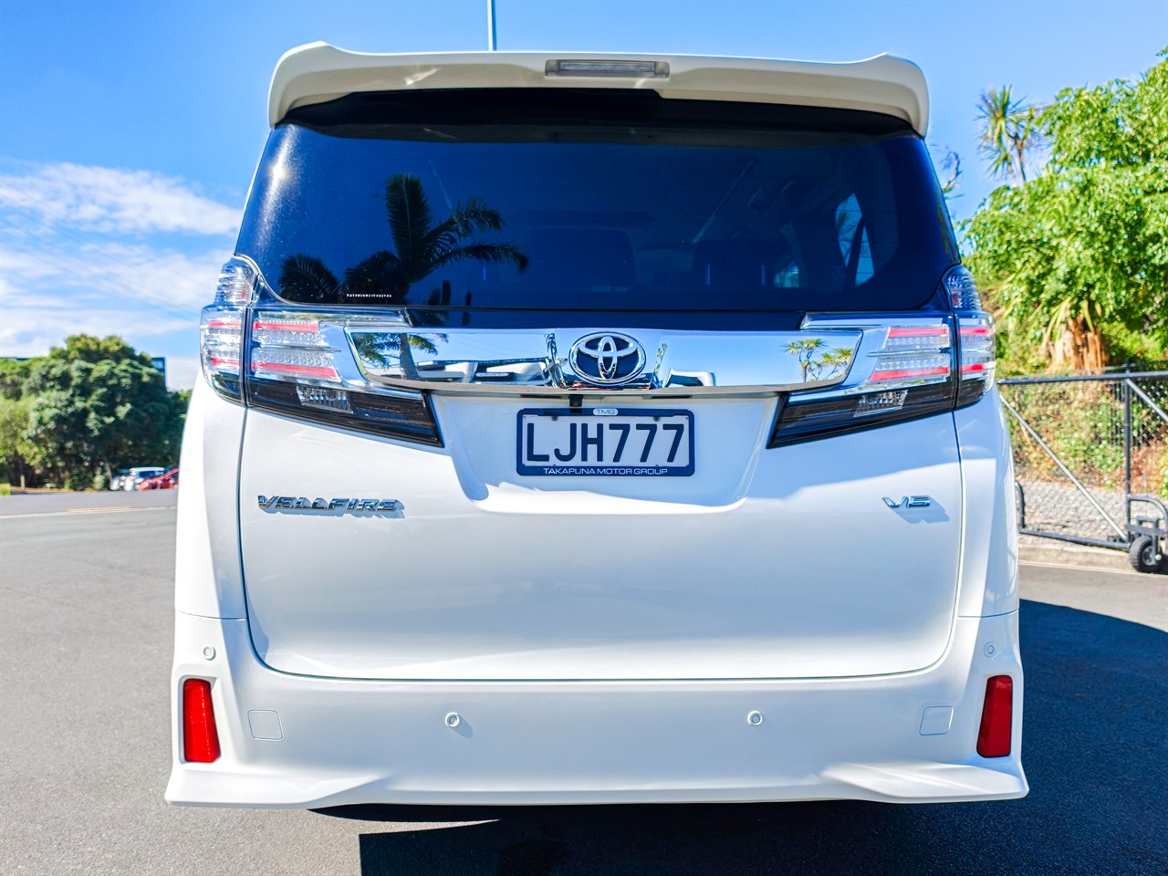2015 Toyota Vellfire