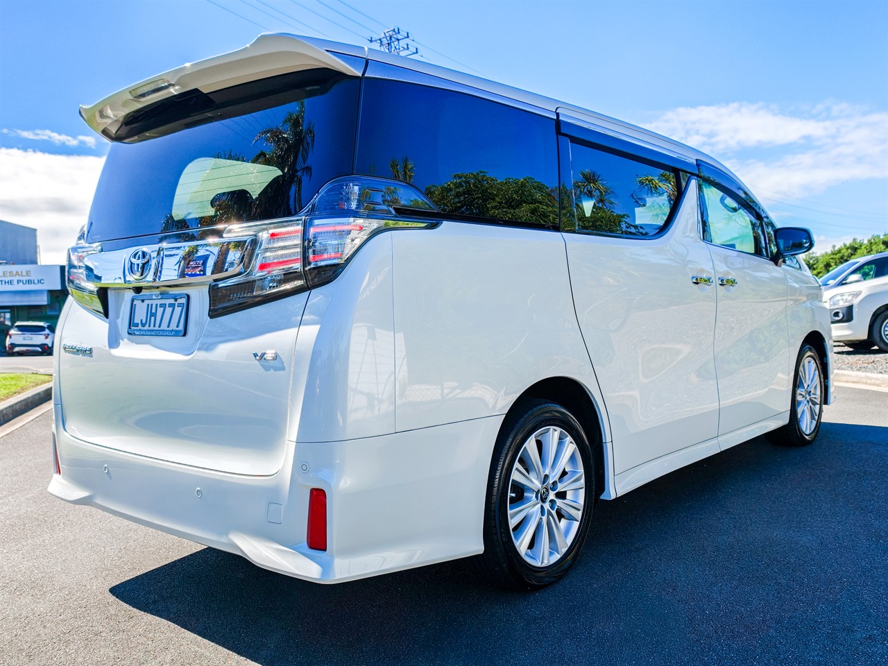 2015 Toyota Vellfire