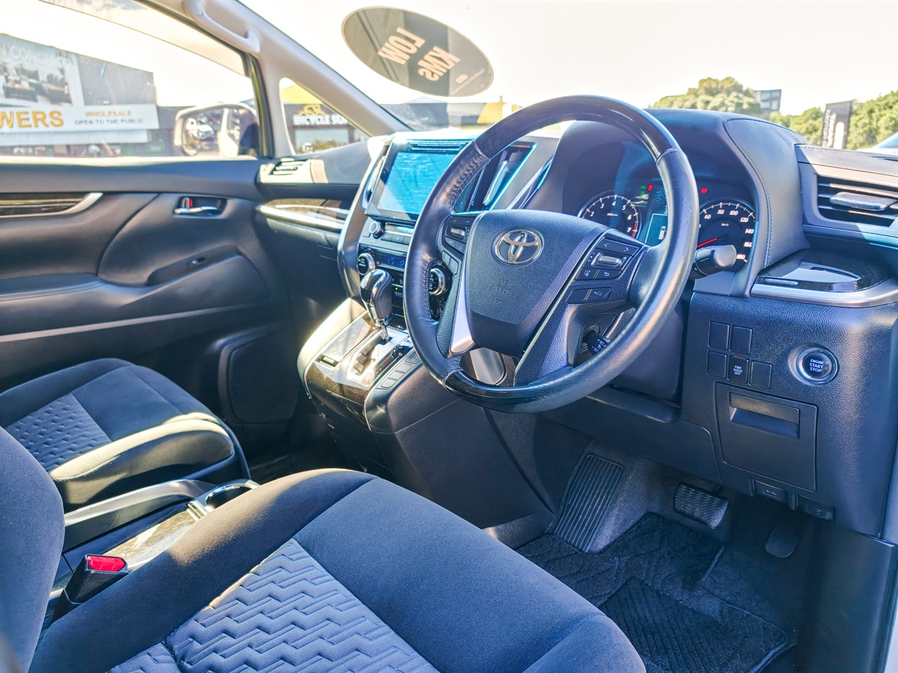 2015 Toyota Vellfire