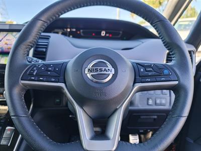 2022 Nissan Serena - Thumbnail