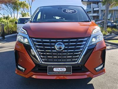 2022 Nissan Serena - Thumbnail