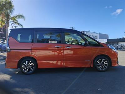 2022 Nissan Serena - Thumbnail