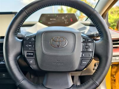 2023 Toyota Prius - Thumbnail