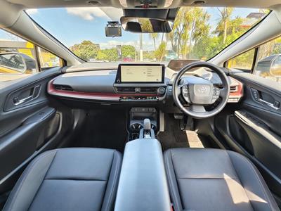 2023 Toyota Prius - Thumbnail