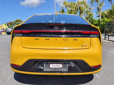 2023 Toyota Prius - Thumbnail