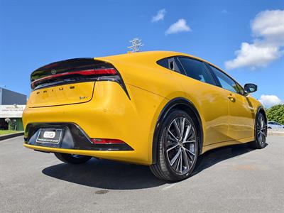 2023 Toyota Prius - Thumbnail