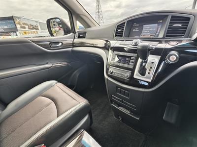 2019 Nissan Elgrand - Thumbnail