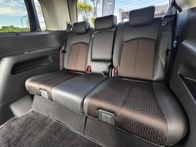 2019 Nissan Elgrand - Thumbnail