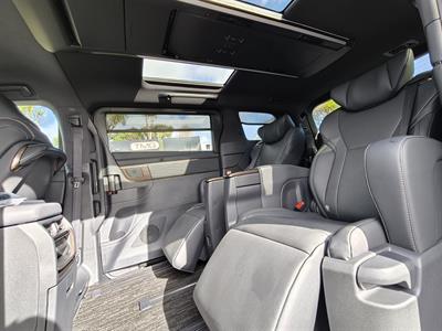 2024 Toyota Alphard - Thumbnail