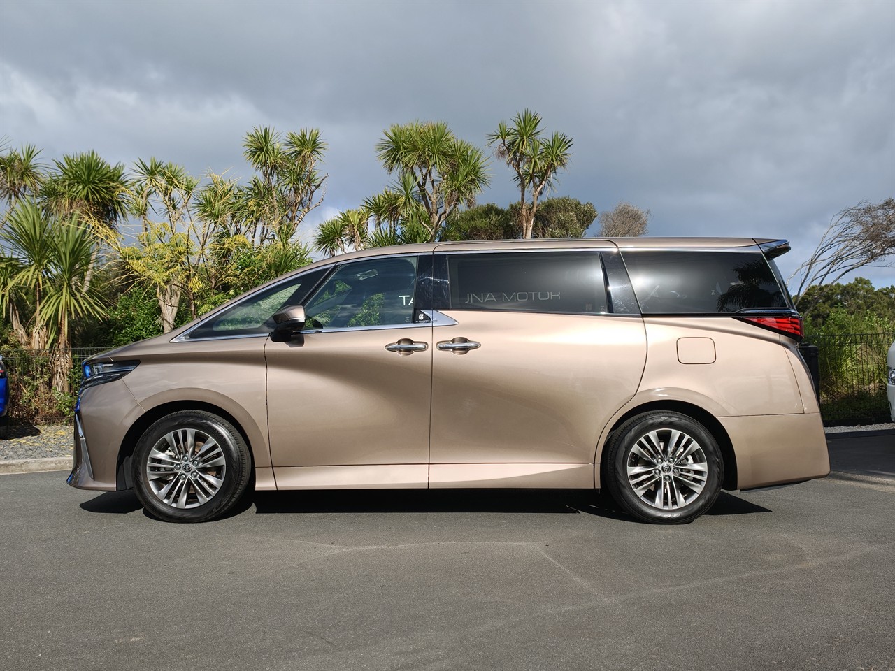 2024 Toyota Alphard