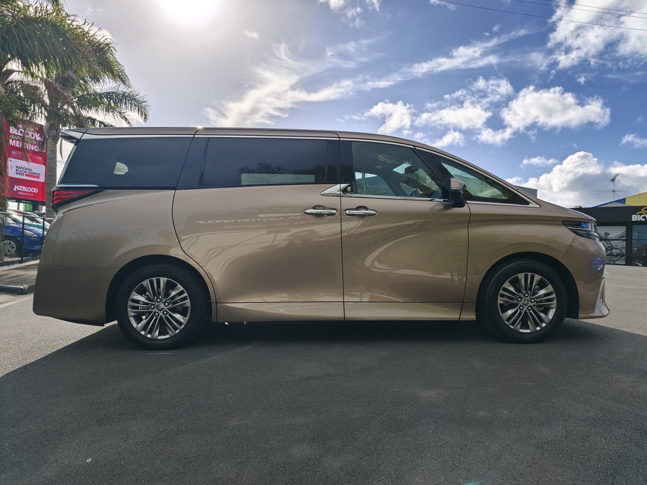 2024 Toyota Alphard