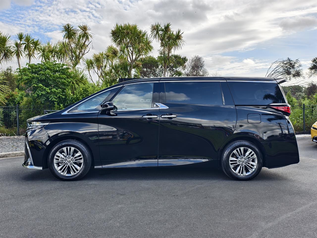 2025 Toyota Alphard
