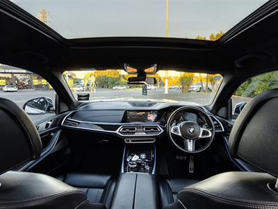 2020 BMW X7 - Thumbnail