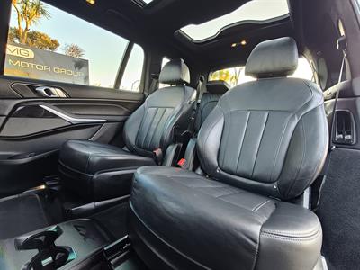 2020 BMW X7 - Thumbnail