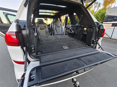 2020 BMW X7 - Thumbnail