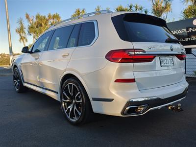 2020 BMW X7 - Thumbnail