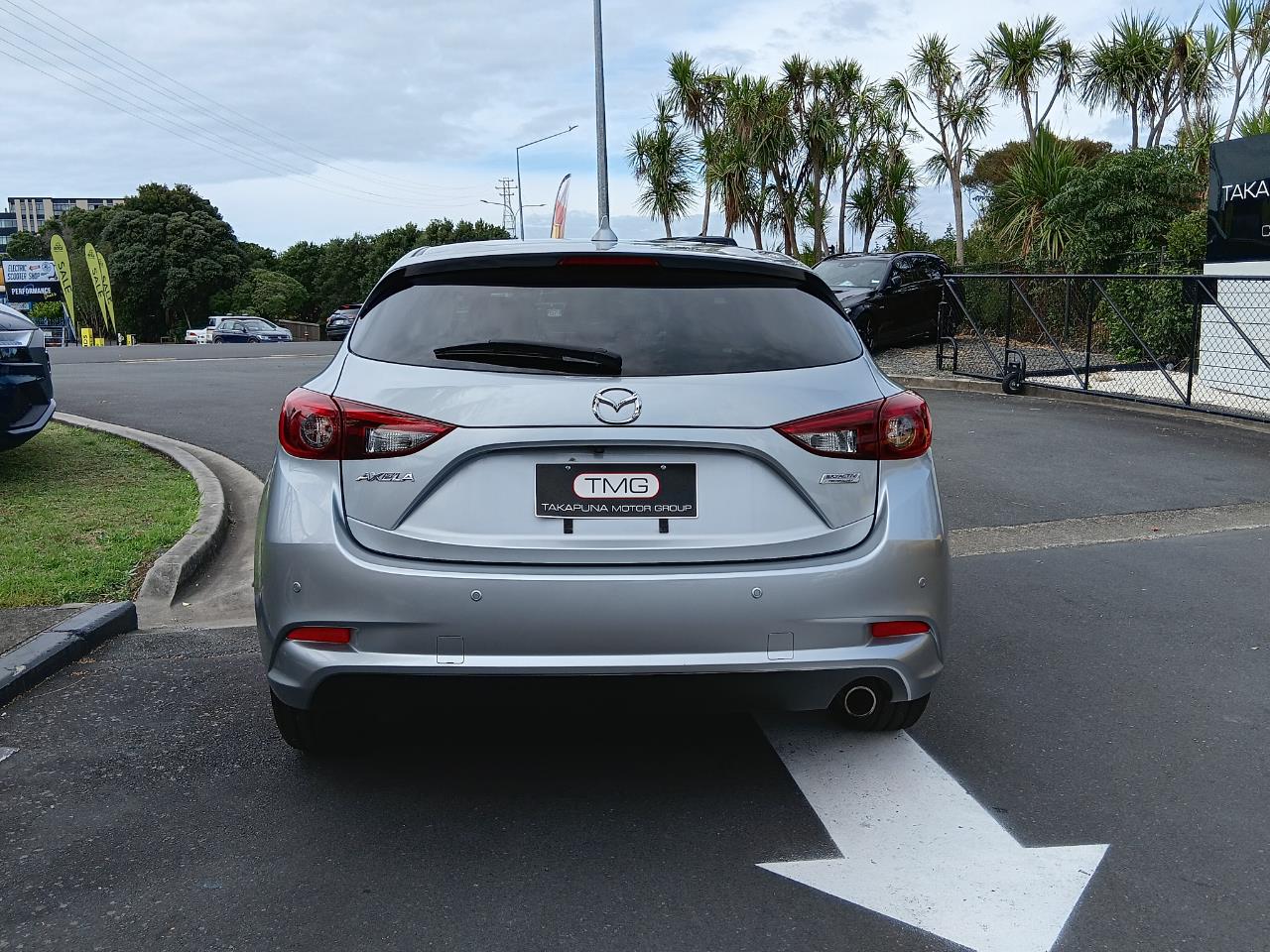 2017 Mazda Axela