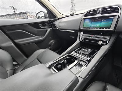 2019 Jaguar F-PACE - Thumbnail
