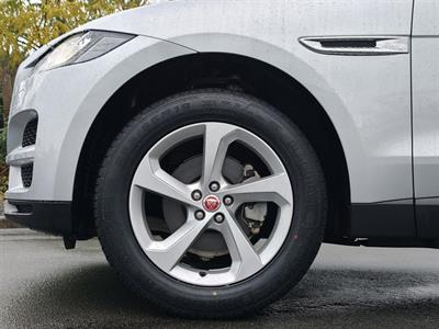 2019 Jaguar F-PACE - Thumbnail