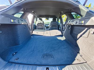 2017 Jaguar F-PACE - Thumbnail