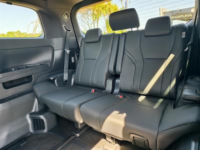 2025 Toyota Alphard - Thumbnail