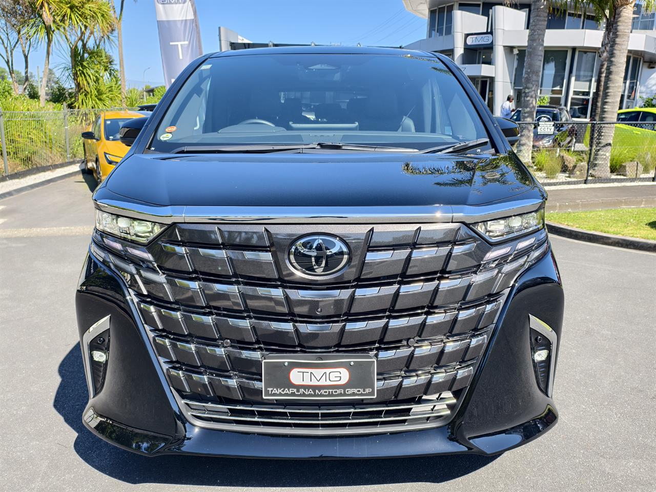 2025 Toyota Alphard