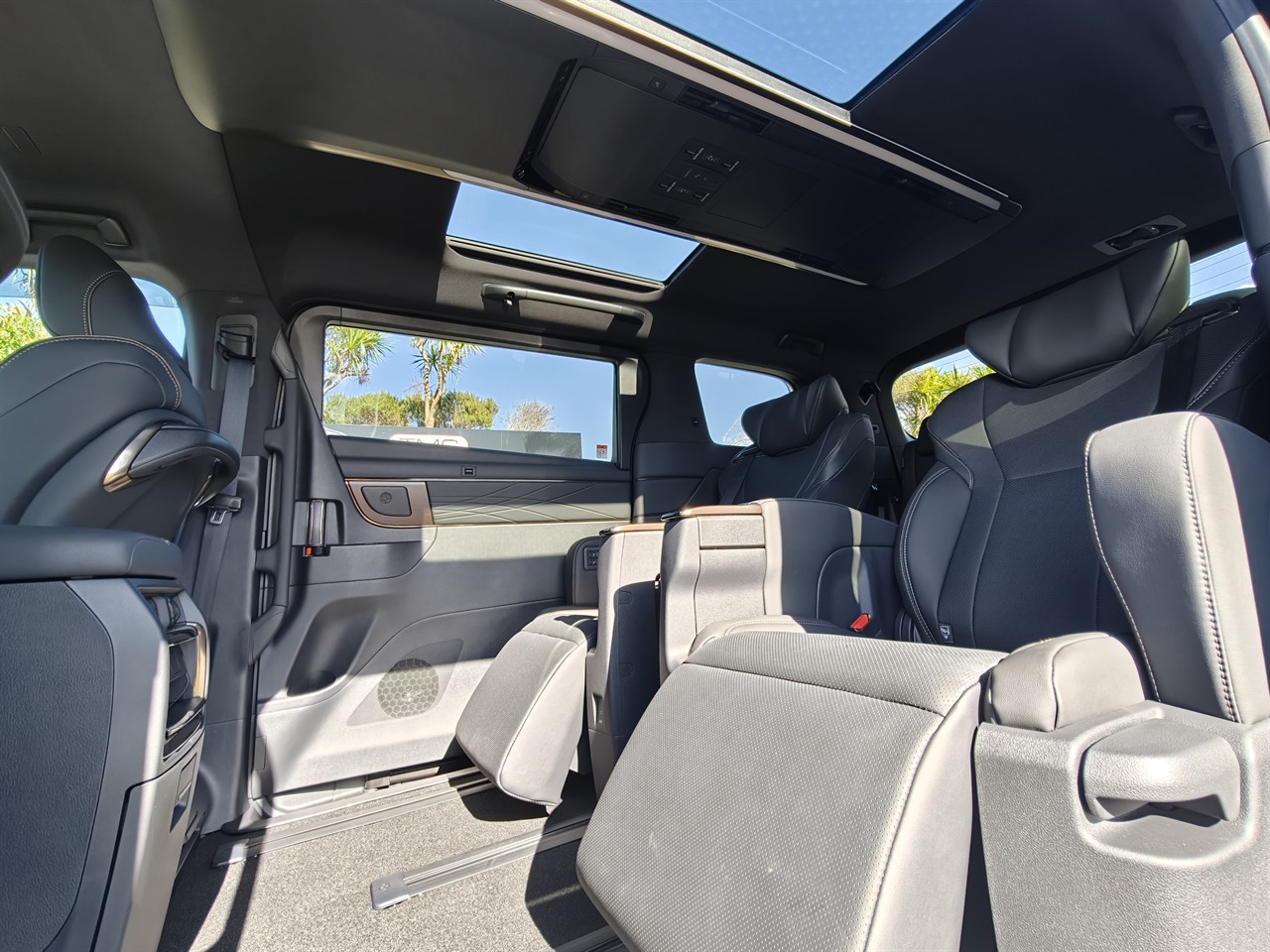 2026 Toyota Alphard