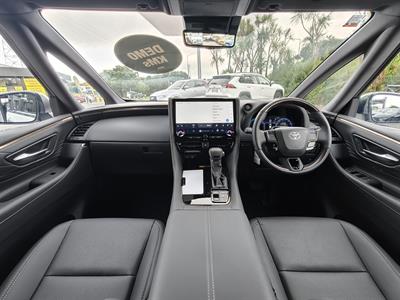 2025 Toyota Alphard - Thumbnail