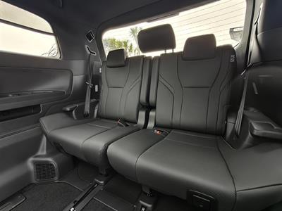 2025 Toyota Alphard - Thumbnail