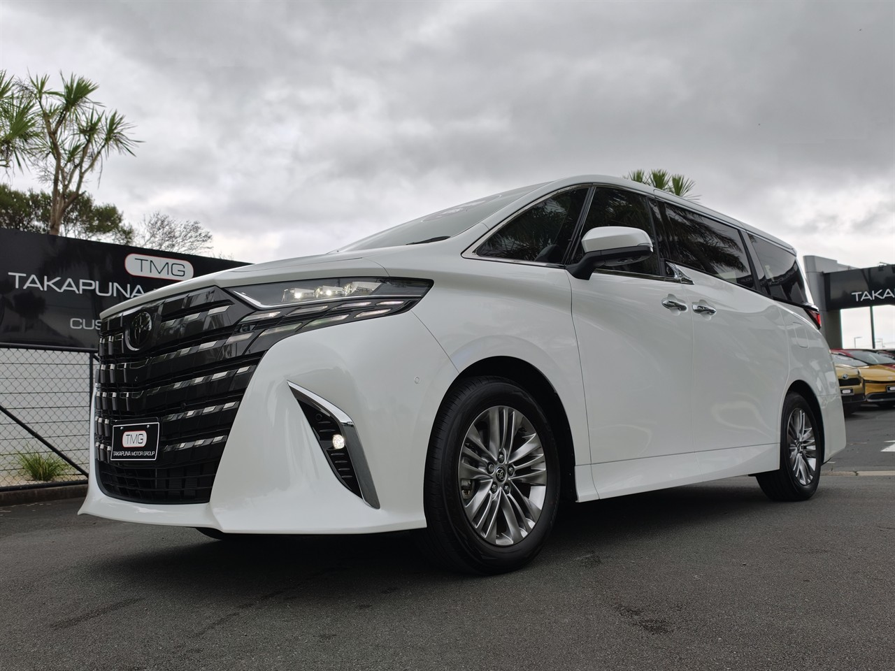 2025 Toyota Alphard