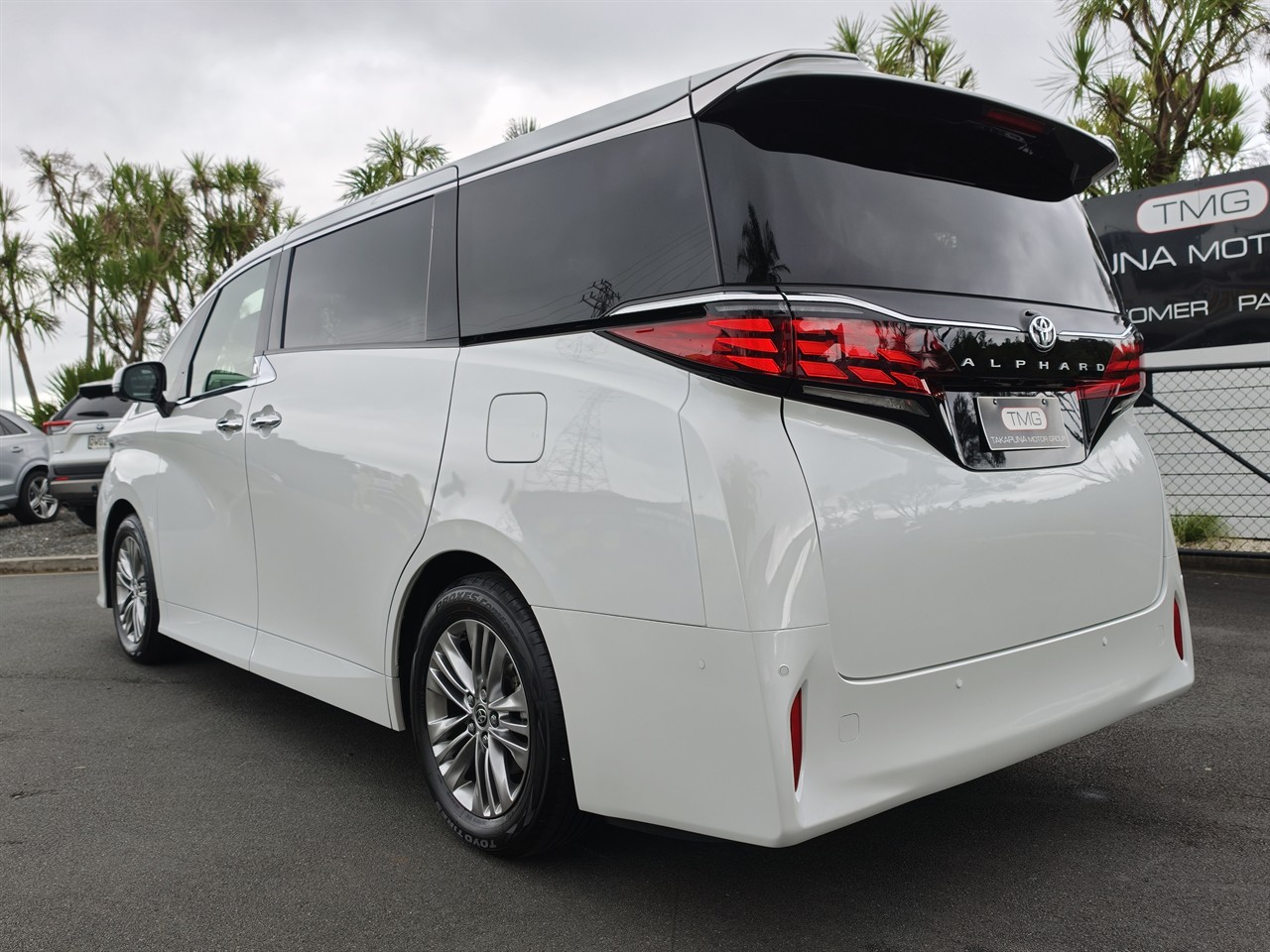 2025 Toyota Alphard
