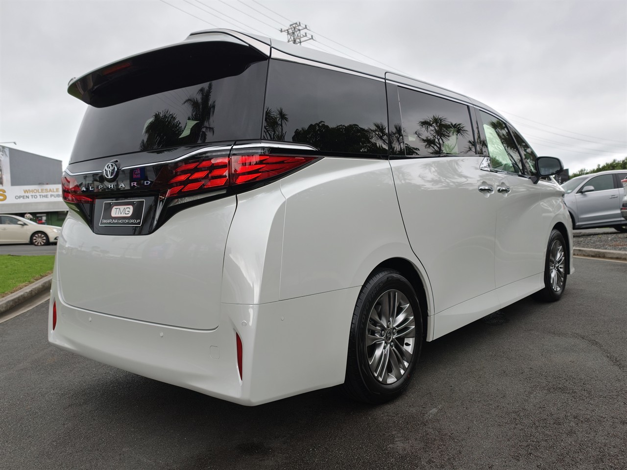 2025 Toyota Alphard