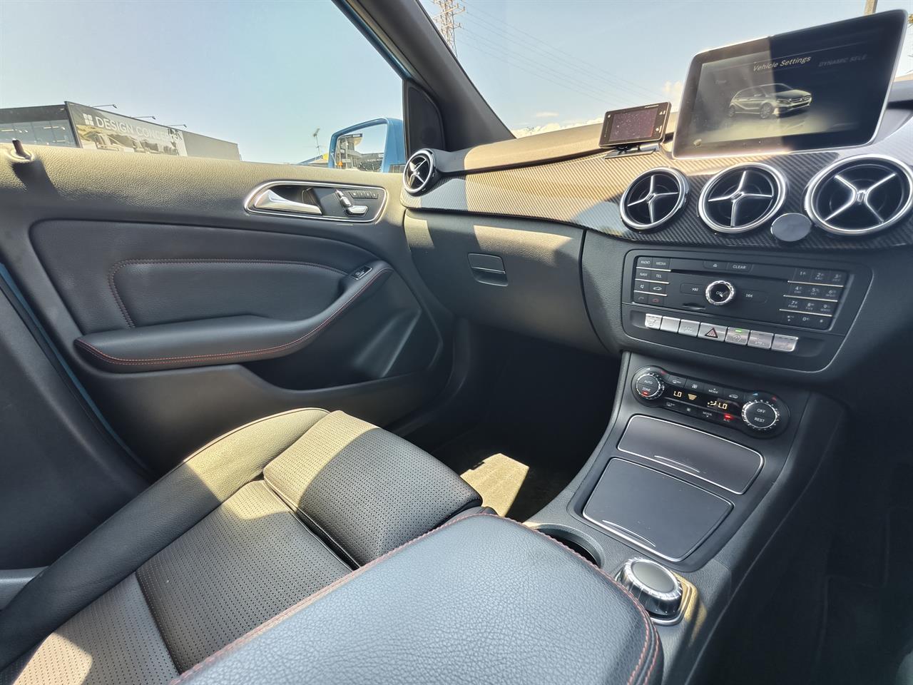 2015 Mercedes-Benz B 180