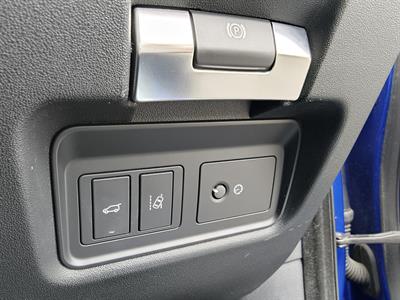 2019 Jaguar E-PACE - Thumbnail