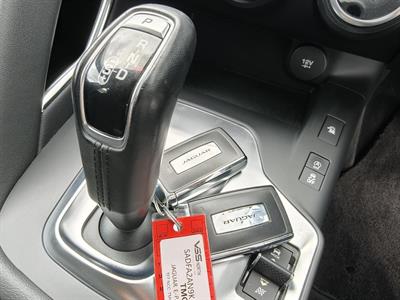 2019 Jaguar E-PACE - Thumbnail