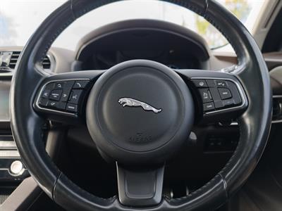 2017 Jaguar F-PACE - Thumbnail
