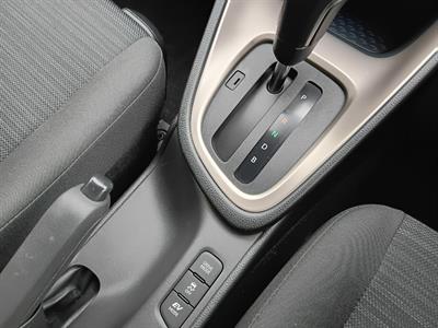 2020 Toyota Yaris - Thumbnail