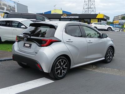 2020 Toyota Yaris - Thumbnail