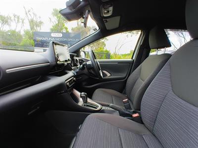 2020 Toyota Yaris - Thumbnail