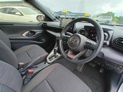 2020 Toyota Yaris - Thumbnail