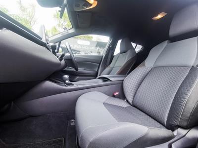 2020 Toyota C-HR - Thumbnail