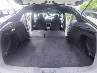 2020 Toyota C-HR - Thumbnail