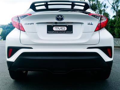 2020 Toyota C-HR - Thumbnail