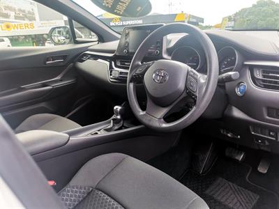 2020 Toyota C-HR - Thumbnail