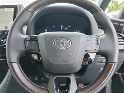 2026 Toyota Alphard - Thumbnail